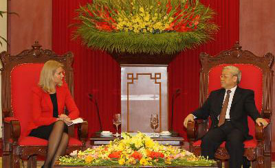 ທ່ານເລຂາທິການໃຫຍ່ Nguyen Phu Trong ຕ້ອນຮັບນາຍົກ ລັດຖະມົນຕີແດນມາກ